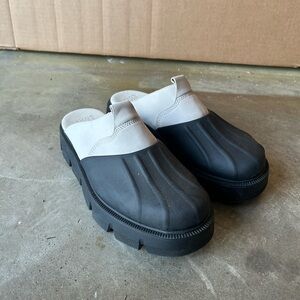 SOREL Caribou Rein Clog